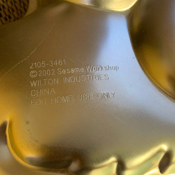 Wilton Sesame Street Elmo baking pan - Picture 3 of 3